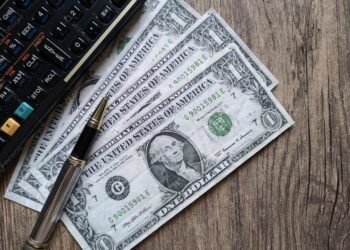 Ataque a Trump movimenta o dólar e preocupa mercados globais