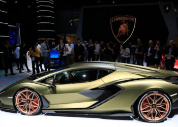 Com aposta em híbridos, Lamborghini tem vendas recordes no primeiro semestre