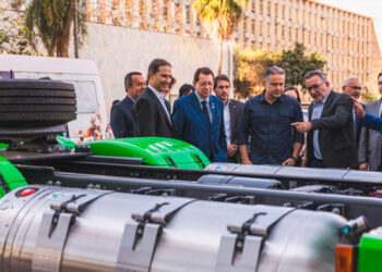 Primeiro caminhão movido a Gás Natural Liquefeito (GNL) produzido no Brasil é apresentado no Ministério dos Transportes