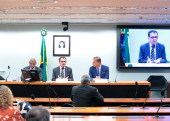 Brasil enfrentará concorrência mundial acirrada em hidrogênio verde, alerta diplomata