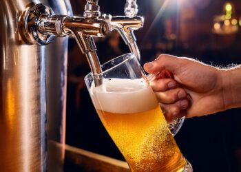 Brasil aumenta exportações de cerveja em 42% no primeiro semestre de 2024