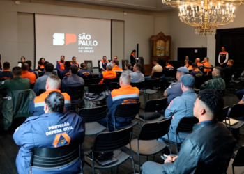 Defesa Civil de SP capacita outros estados para resiliência climática e combate a incêndios