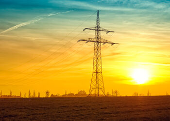 Com onda de calor e bandeira vermelha na conta de luz, veja dicas para economizar energia