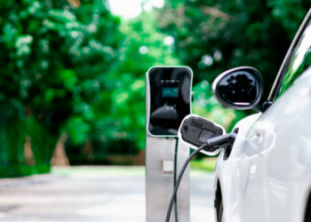 Recarga de carros elétricos enfrenta desafios maiores do que se imaginava