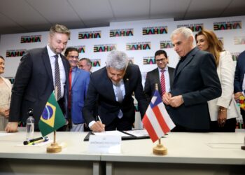 Governador da Bahia assina decreto que incentiva a produção de etanol no estado