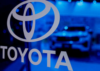 Toyota apresenta cartuchos de hidrogênio portáteis que podem acabar com as longas esperas de recarga em veículos elétricos e revolucionar o futuro da energia.