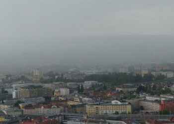 Sexta-feira repleta de pancadas de chuva e ventania; confira e prepare-se