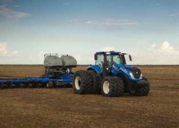 New Holland lança novo T8 com telemetria vitalícia e amplia gamade tratores na Agrishow