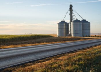 Produção de etanol dos EUA sobe 2% na semana, para 1,033 milhão de barris por dia