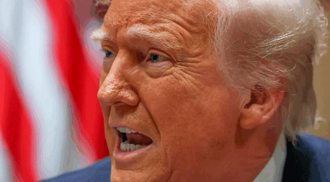 Trump ameaça sanções a países que comprarem petróleo do Irã e eleva tensão energética