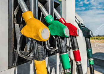 Gasolina 5,6% mais barata para distribuidoras deve impactar inflação, dizem especialistas