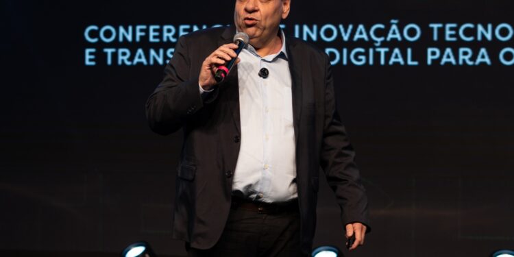 Combustíveis caros e transição verde: economista alerta agro sobre riscos e oportunidades