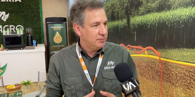 Fertilizantes líquidos personalizados ganham espaço com soluções da Fass Agro