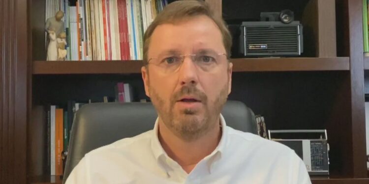 “Somos chihuahua contra pitbull”, diz Marcos Fava Neves sobre tarifaço de Trump