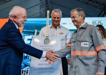 País não vai precisar de combustível fóssil no futuro, afirma Lula, ao inaugurar termelétrica