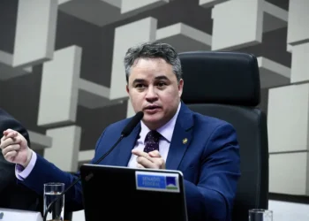 Projeto contra devedor contumaz propõe capital mínimo para setor de combustíveis