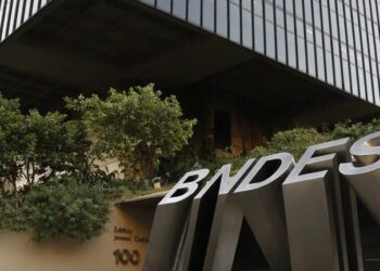 Empresas afetadas por tarifaço podem se habilitar para crédito do Plano Brasil Soberano