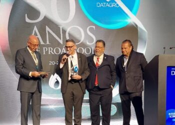 Presidente da Visão Agro participa de cerimônia em homenagem aos idealizadores do Proálcool na 25ª Conferência DATAGRO