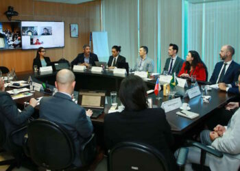 Brasil e Chile avançam em cooperação para combustíveis sustentáveis de aviação