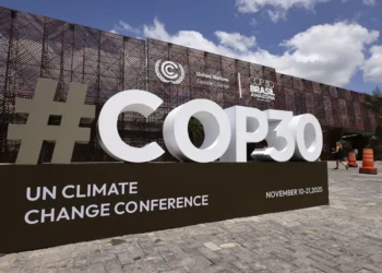 COP30: Brasil dá início às negociações sob clima de apreensão