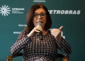 Conversão de refinaria da Petrobras no RS em biorrefinaria começa no segundo semestre