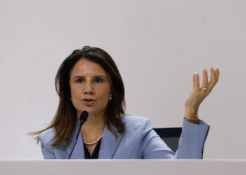 Guerra mostrou que transição energética é questão de segurança, diz diretora da COP30