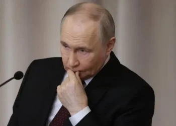 Putin reconhece ‘certa escassez’ de combustível após ataques da Ucrânia