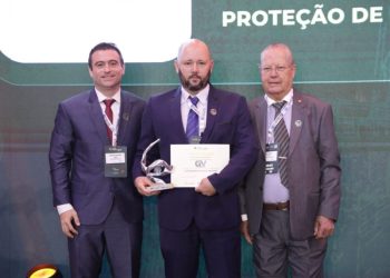 GV Soluções conquista Prêmio Visão Agro Centro-Sul na categoria Enlonamento de Proteção de Cargas