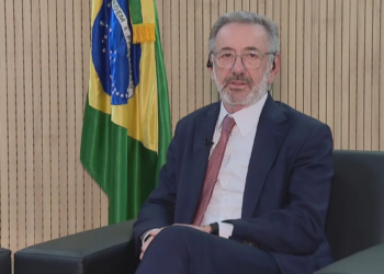 Lei de Reciprocidade “não nos dá o direito de perder a razão”, diz ministro