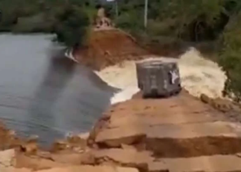 Açude em área de usina rompe e destrói estrada e plantações no interior do RN
