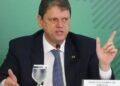 Tarcísio critica subsídio federal exclusivo a produtores de cana do Nordeste