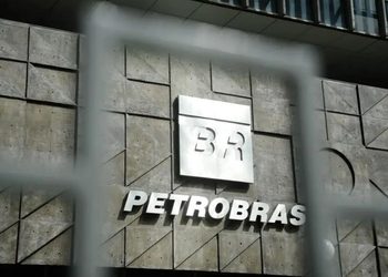 Petrobras (PETR4) bate recorde de produção de petróleo e gás no 3T26, com alta de 11,7% em um ano